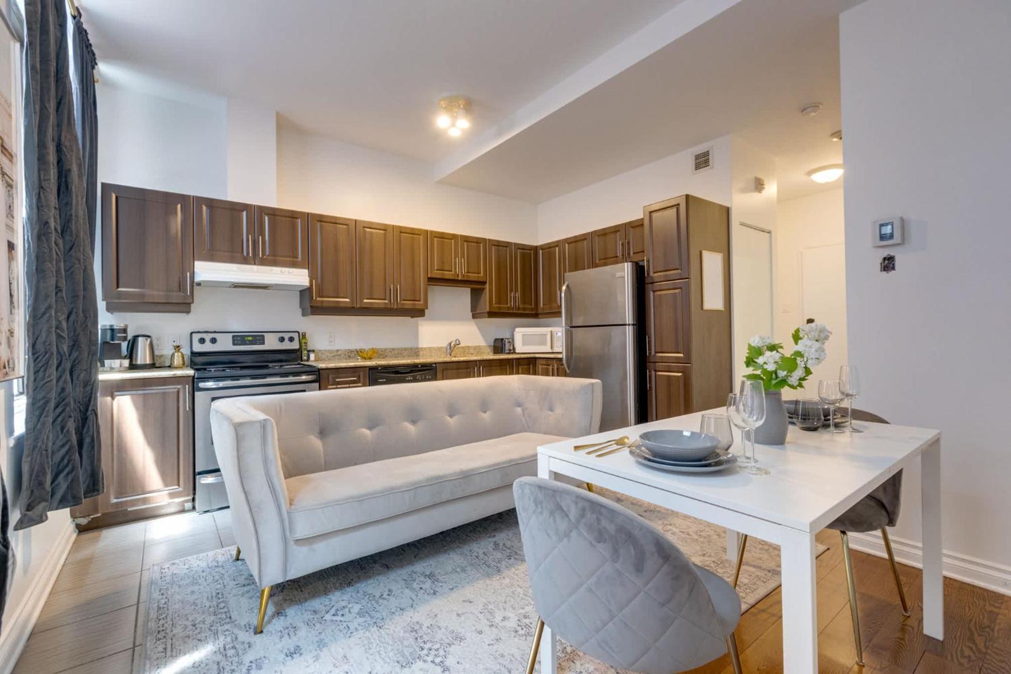 شقة M11 - Stylish & Cozy 2Bdr In Plateau مونتريال المظهر الخارجي الصورة